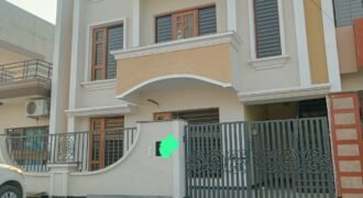 B-road 10 Marla (250 gaj) triple Storey kothi